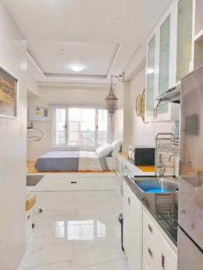 Best 18th floor Condo Studio at The Loop Limketkai Center Lucky 9